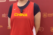 女篮巨人张子宇12分钟狂砍30分，为何国家队大门紧闭？