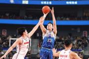 “新疆双核归来，辽粤能否应对？——CBA新赛季悬念迭起！”