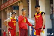 中国男篮面临困境：谁来填补4号位空白？曾凡博不满现状，郭士强如何应对？