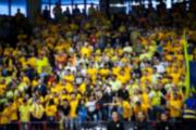 NBA休赛期震撼：勇士4年续约锁定核心，超级赢家与5队争夺新星！