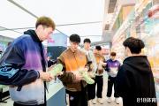 儿子迷恋队友发型，周琦无奈：难道我输给了发型？