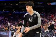 中国篮球巨星崔永熙因伤告别NBA赛场，这是否意味着亚洲球员难以在NBA立足？